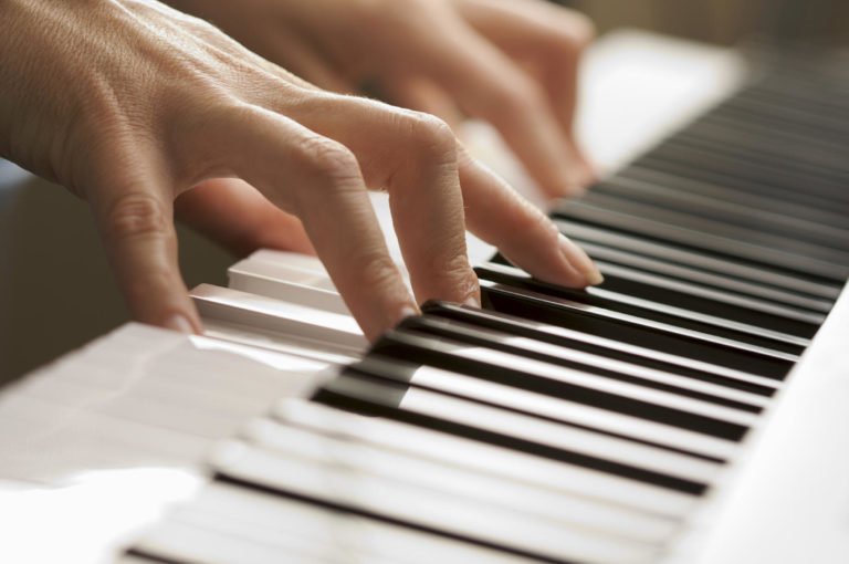 7 REASONS WHY YOU SHOULD SWITCH FROM DIGITAL TO VIRTUAL PIANO