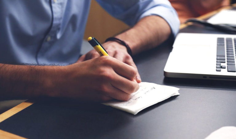 How to Write the MBA Admissions Essay That Will Get You into Harvard – 7 Top Tips