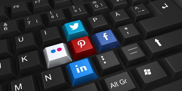 Top 5 Best Social Sharing WordPress Plugins – Automate Sharing
