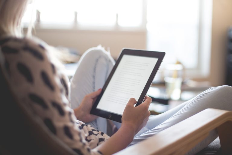 20 Growth Hacks to Attract More Readers to Your Blog