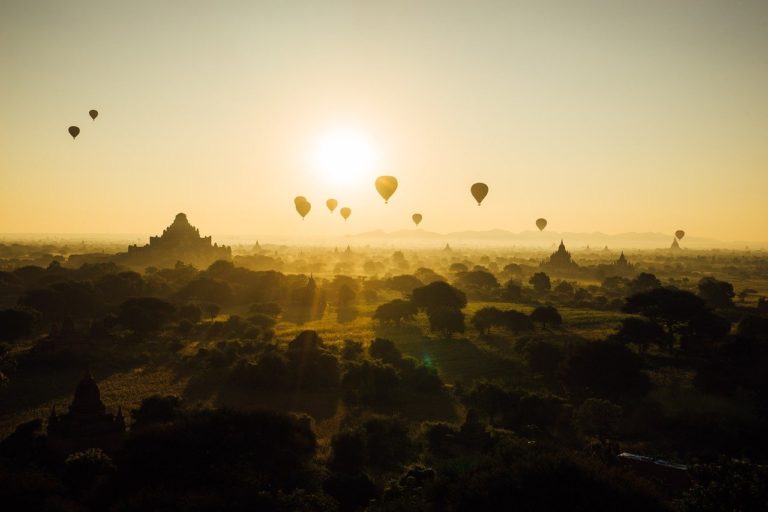 Top 10 Travel APIs for Booking Flights and Hotels