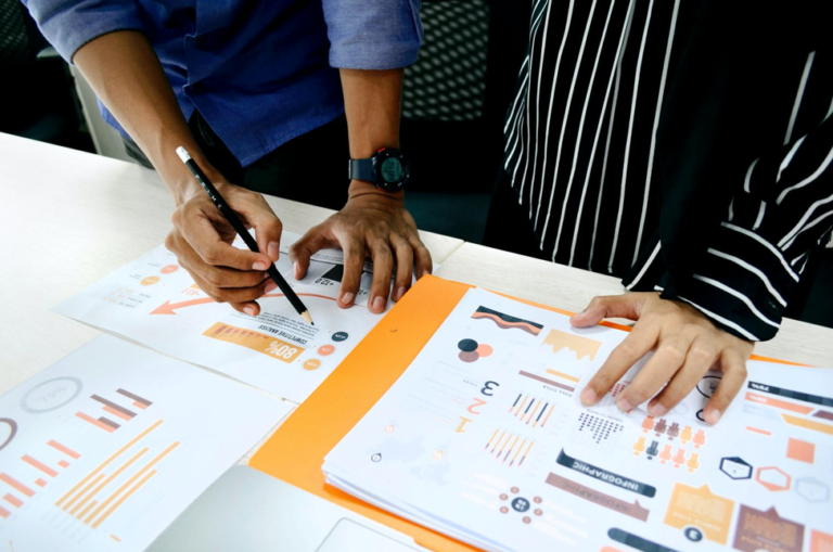 5 Essential Tips to Conduct Competitive Research for Your Business
