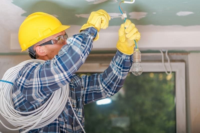 Various Services Offered By The Commercial Electricians