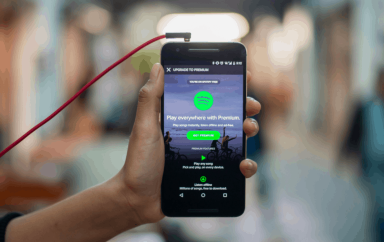 spotify stops playing when screen is off s8