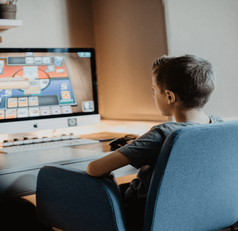11 games for kids to play on the long holiday season this year