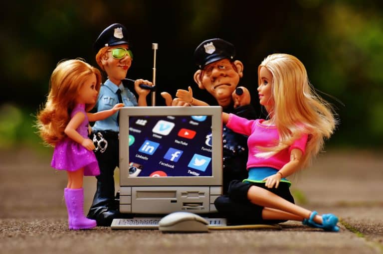 How to gain more attention in social media