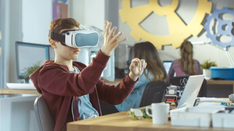 How Virtual Reality Is Transforming The Way We Learn