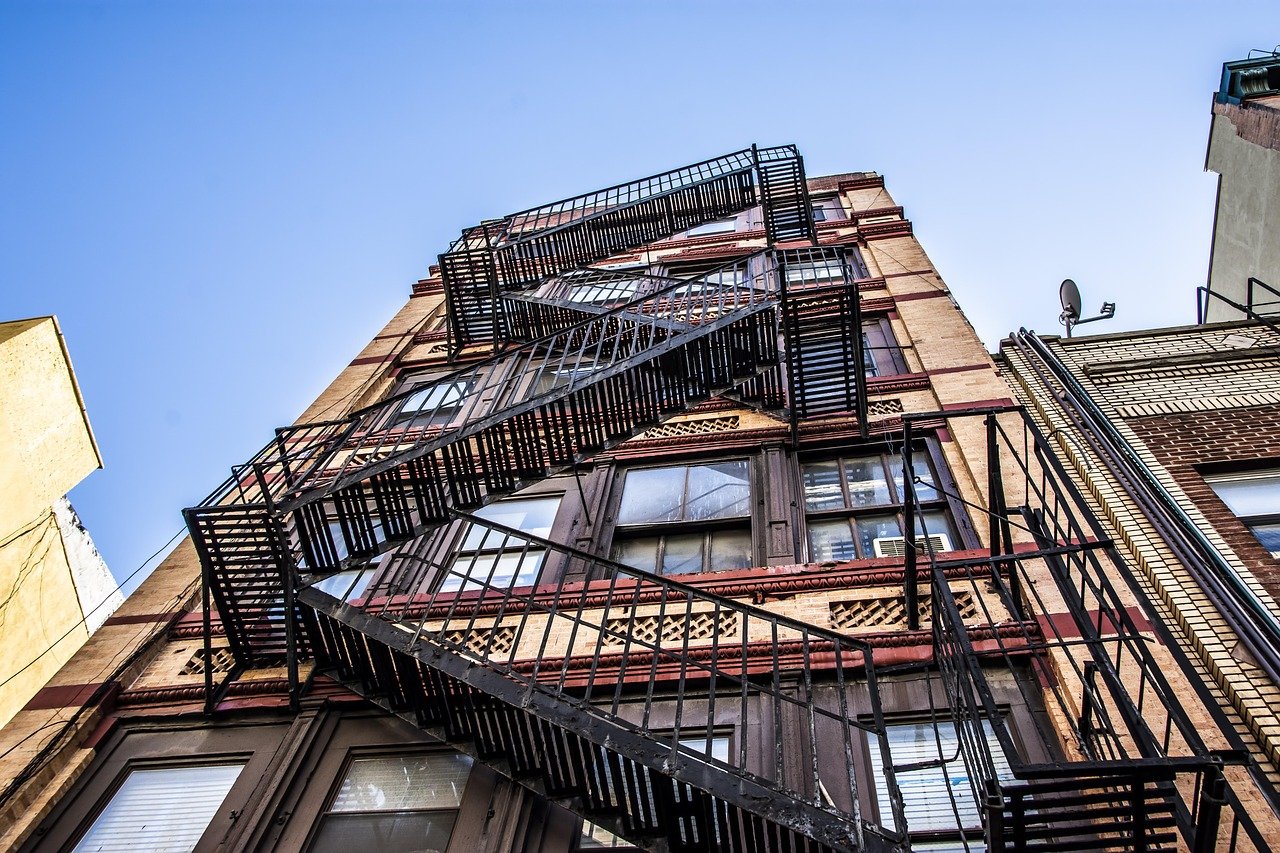 Zero-Downtime Tenant to Tenant Migration for Large Enterprises