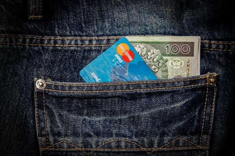 Connecting Spending Habits to Emotional Triggers